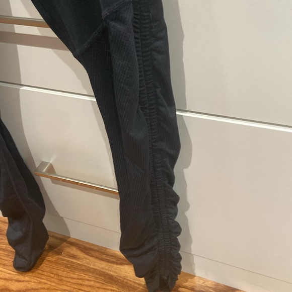 Fabletics leggings size small - Picture 2 of 3